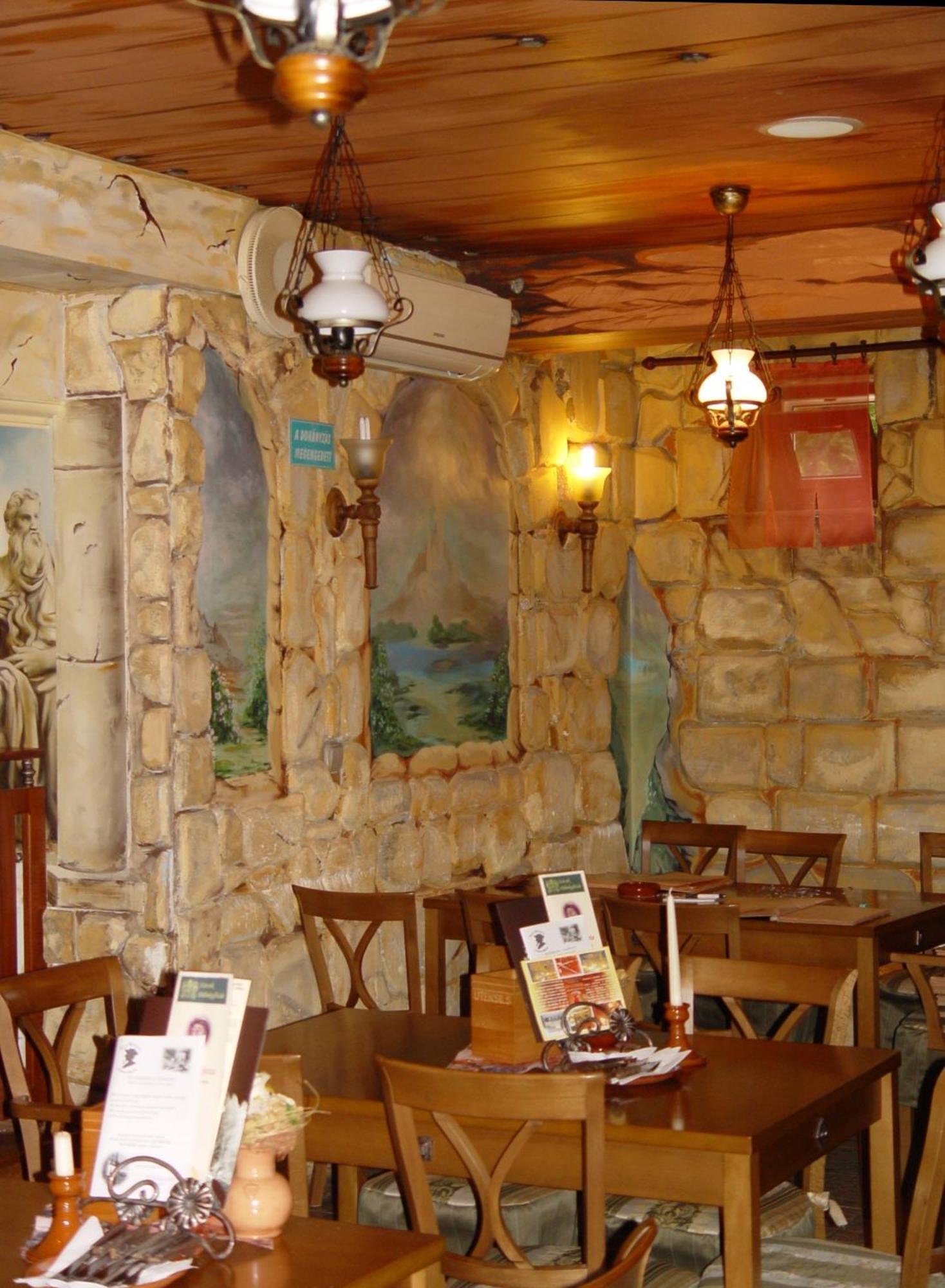 Don Quijote Koezepkori Panzio Es Etterem Hotel Lenti Exterior photo